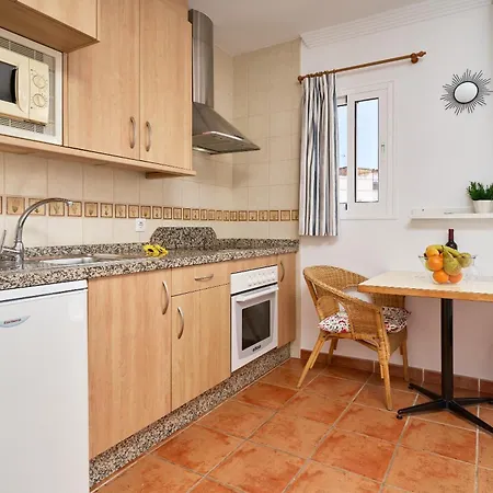 Nerjaluna Aparthotel 3*